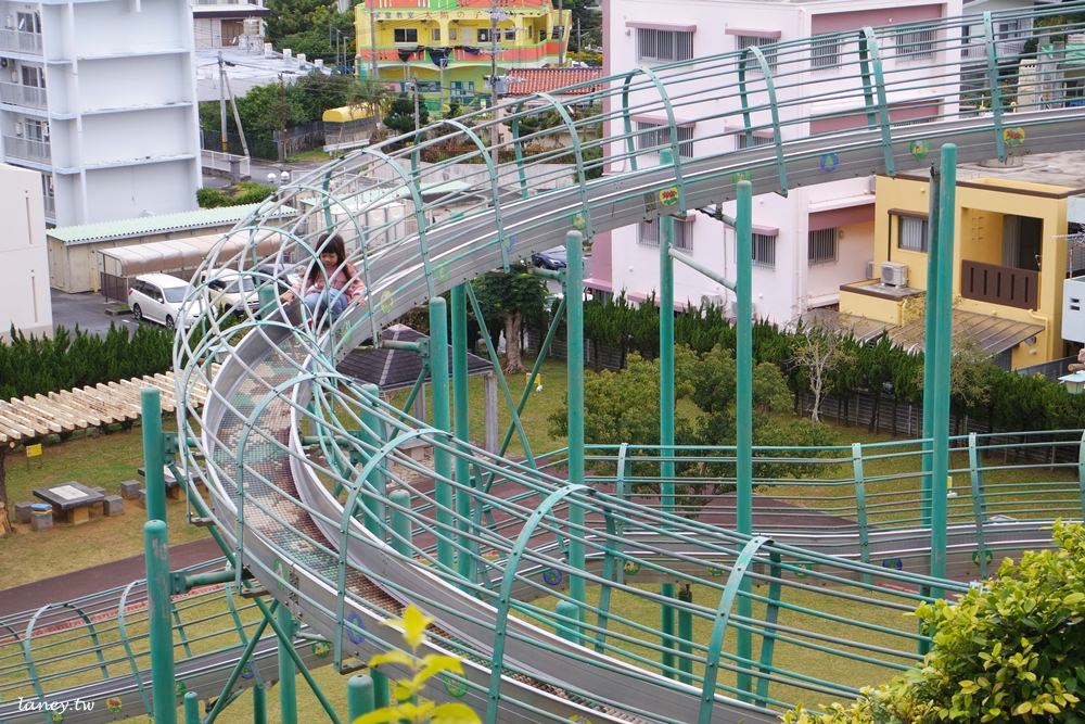 沖繩│北谷町 桃原公園 83公尺超長滾輪快速溜滑梯