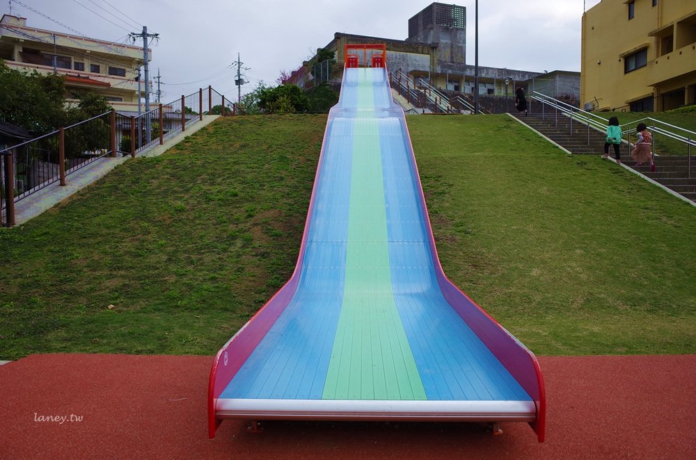 沖繩溜滑梯 中部北玉公園 彩色溜滑梯