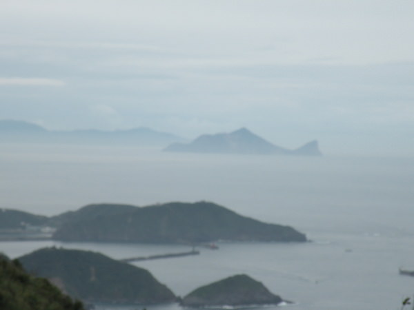 在雲中的龜山島