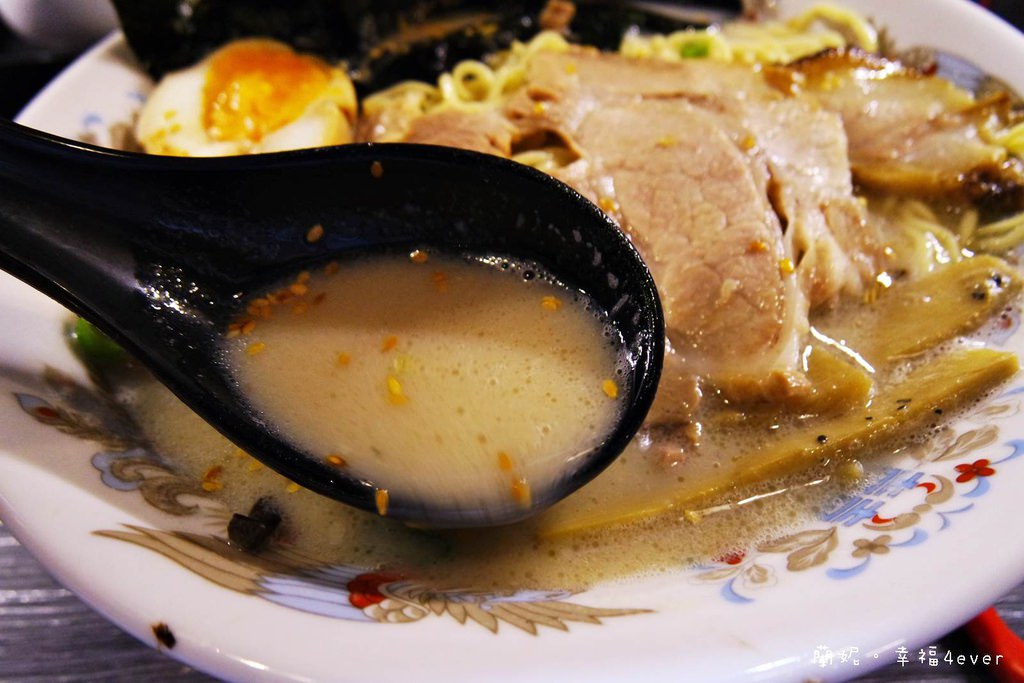 ﹝宜蘭食記﹞湯濃、肉軟嫩、超級道地的豚骨拉麵，來宜蘭一定要來吃每日限量-麵魂家